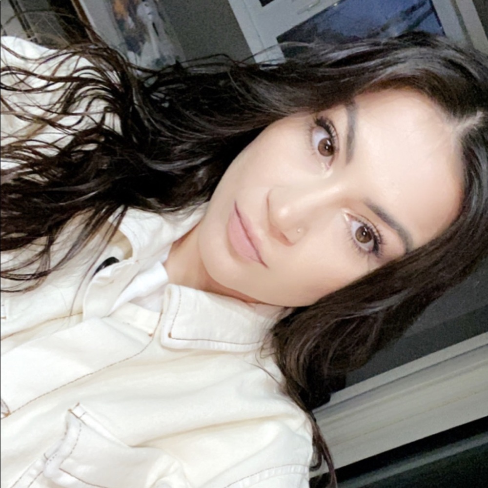 Meet your Posher, Liza